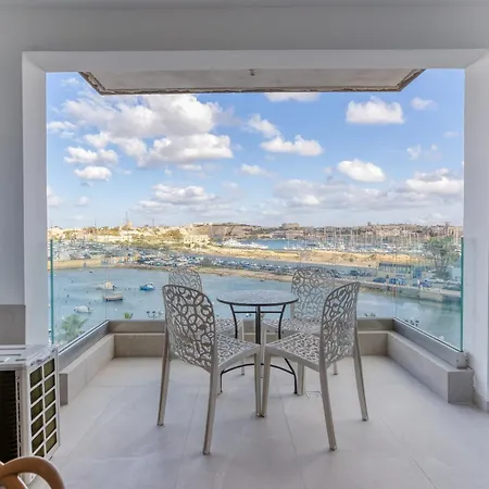 Lovely Waterfront With Stunning Views In By 360 Estates Apartment