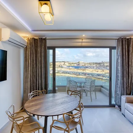 Lovely Waterfront With Stunning Views In By 360 Estates Apartment
